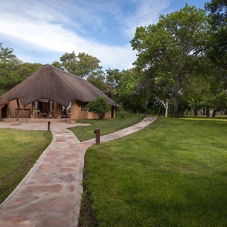 Tuli Safari Lodge Lentswelemoriti ภายนอก รูปภาพ