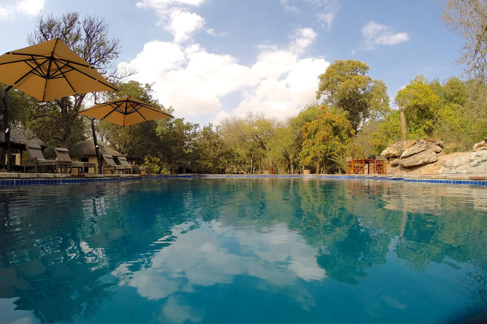 Tuli Safari Lodge Lentswelemoriti ภายนอก รูปภาพ